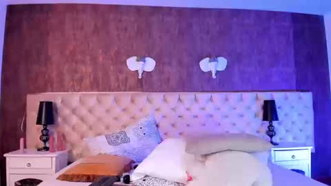 liaa turner  online show from September 26, 1:02 am