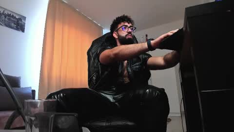 Liam online show from February 25, 2:53 pm