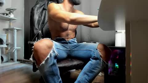 Liam online show from October 25, 7:19 am