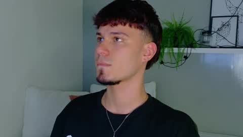 Snapshot of liamthunder05_ chatting on October 6, 7:31 pm Liam Thunder online show from October 6, 7:31 pm