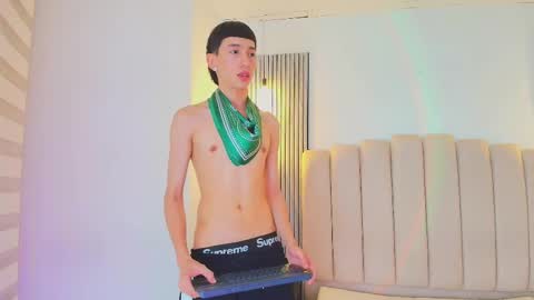 lian_cameron online show from March 28, 8:27 am