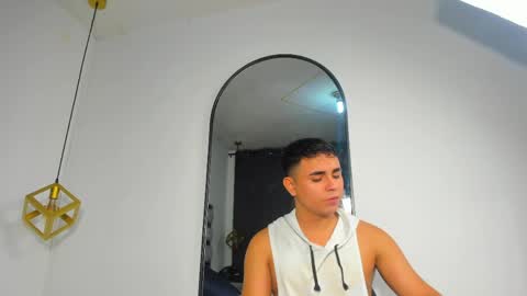 lianfox_ online show from May 13, 12:26 pm