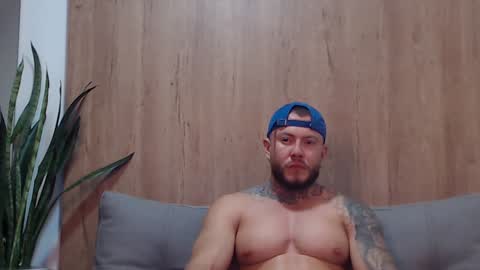 lianjones9 online show from January 29, 12:12 am