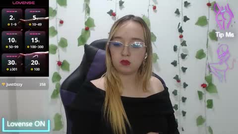 Lia Roberts online show from February 4, 6:50 am