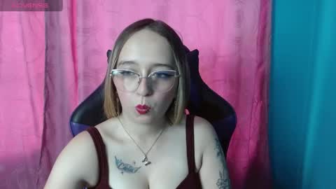 Lia Roberts online show from June 5, 2:33 pm