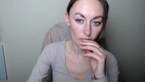 Lia online show from March 18, 1:17 pm