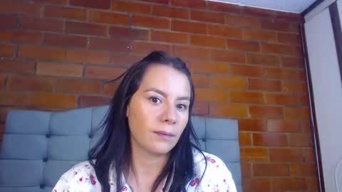 LIA TAYLOR  online show from December 31, 2:08 am