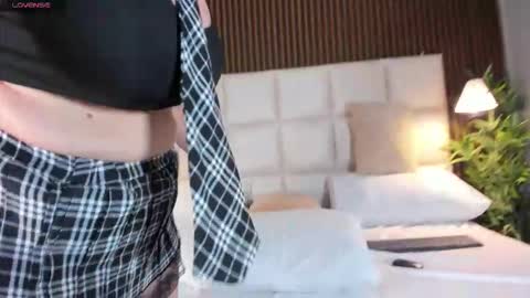  LIA TINK  online show from November 25, 6:18 pm