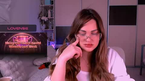 libra_mia online show from April 13, 11:47 am