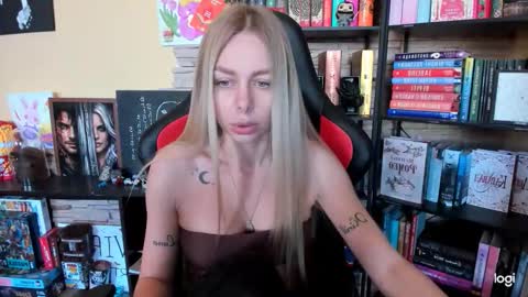 Anna online show from April 27, 8:12 am