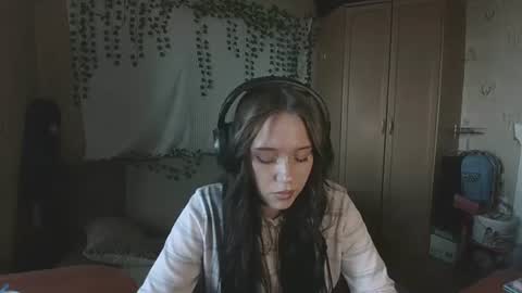 Mila online show from June 16, 11:58 am