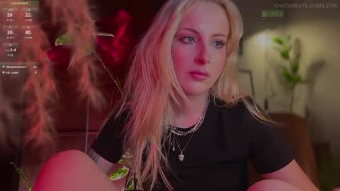 its my birthday today so im offline  but id be so happy if you felt like sending me a birthday love while im away  online show from April 5, 10:29 pm