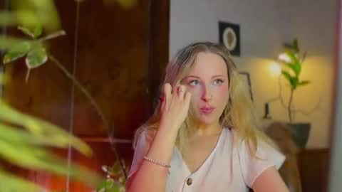 its my birthday today so im offline  but id be so happy if you felt like sending me a birthday love while im away  online show from February 11, 6:01 pm