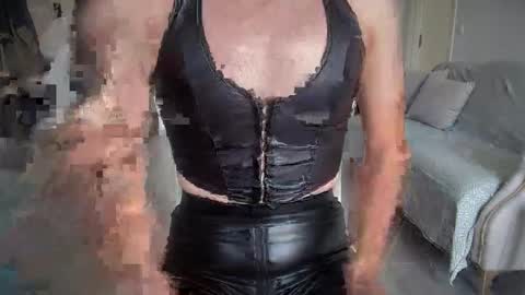 Snapshot of liferacw chatting on September 13, 10:17 am SofieXxxDoll online show from September 13, 10:17 am