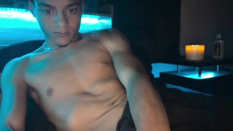 lightskinwithgirth online show from May 19, 1:56 am