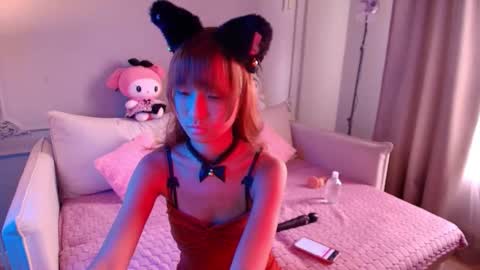 Lihn Pham online show from March 2, 3:22 am