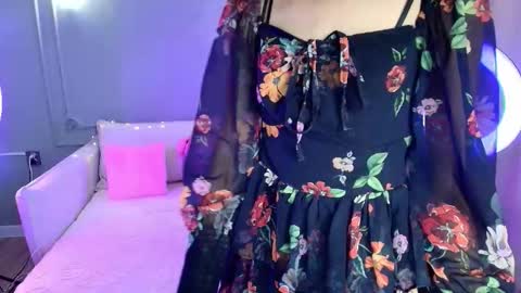 Lihn Pham online show from December 23, 3:13 am