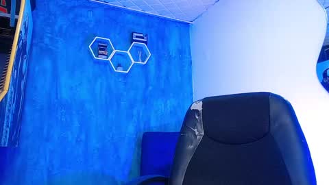 Daniel online show from February 25, 4:57 pm