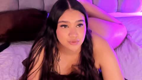 liiabloomm online show from June 6, 3:45 am