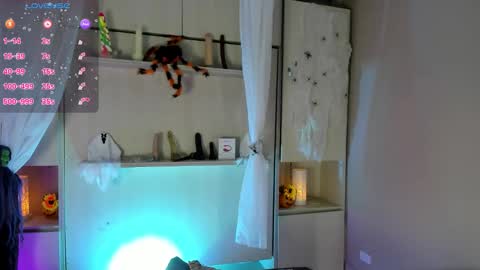         online show from October 27, 11:43 am