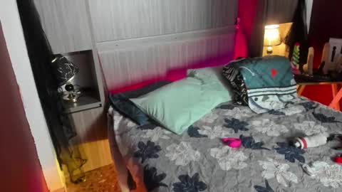         online show from December 4, 11:54 am