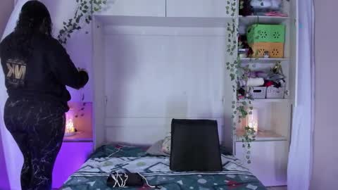         online show from February 18, 11:43 am