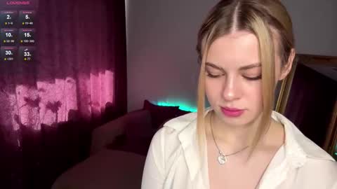 Snapshot of lil_elisa chatting on September 26, 11:07 am Elisa  online show from September 26, 11:07 am