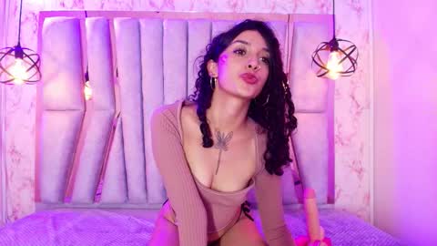 Lisaa online show from March 2, 12:23 pm