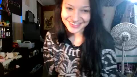 lil_luluvert online show from March 28, 7:15 pm