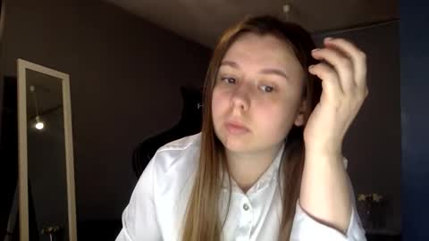 Lily online show from September 26, 7:27 am