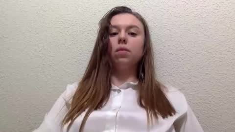 Lily online show from October 18, 4:11 pm