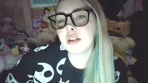 Snapshot of lilemmy1999 chatting on January 22, 7:24 pm emily ryanson online show from January 22, 7:24 pm