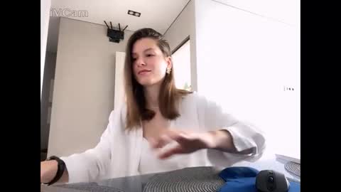 Snapshot of lili_2905 chatting on September 12, 10:17 am lili_2905 online show from September 12, 10:17 am