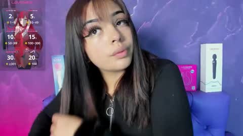 Lili  online show from November 17, 7:05 pm