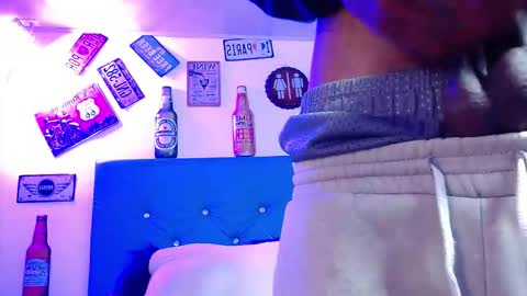Snapshot of lili_roussi chatting on October 12, 12:36 am lili_roussi online show from October 12, 12:36 am