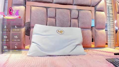 LILIAN  online show from September 30, 10:09 pm