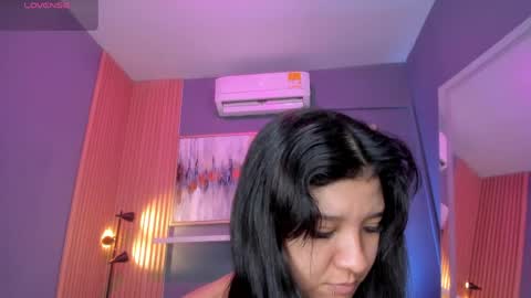 holis soy lily chang no olvides el pulgar arriba es muy importante para mi 3 independent model online show from June 9, 6:40 pm
