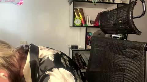 Lilian online show from February 13, 7:44 am