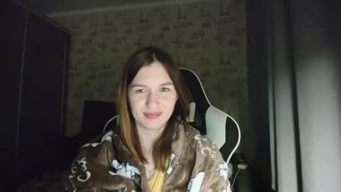 liliawoolf online show from April 5, 7:00 pm