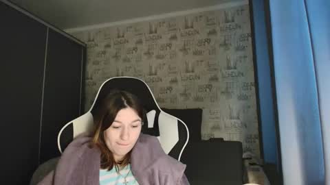 liliawoolf online show from January 15, 7:50 am