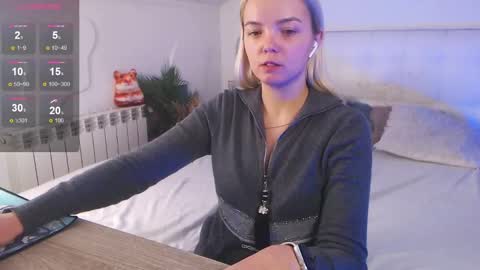 Lilie online show from February 25, 6:55 pm