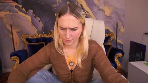 lilielfie online show from October 29, 8:31 pm