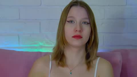 LiliLinn online show from March 23, 4:39 am