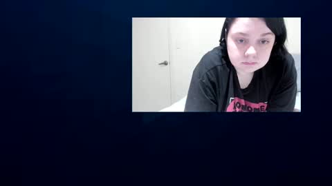 Snapshot of lilimariexx chatting on February 17, 9:21 pm Lili Marie online show from February 17, 9:21 pm