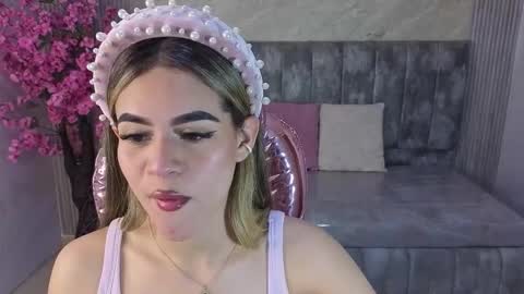 Lilith  online show from November 4, 8:32 pm