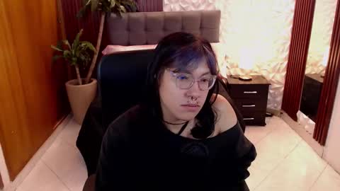 lilith  online show from March 20, 11:48 am