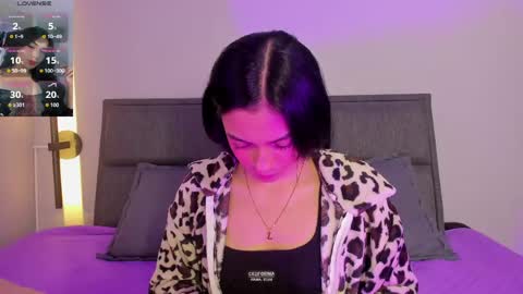 Lili petit  online show from June 4, 12:44 pm