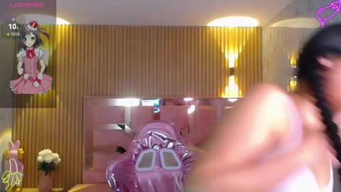 Snapshot of lilith_petit_sub chatting on March 12, 10:48 am Lilith  online show from March 12, 10:48 am