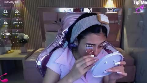 Snapshot of lilith_petit_sub chatting on February 7, 1:11 pm Lilith  online show from February 7, 1:11 pm