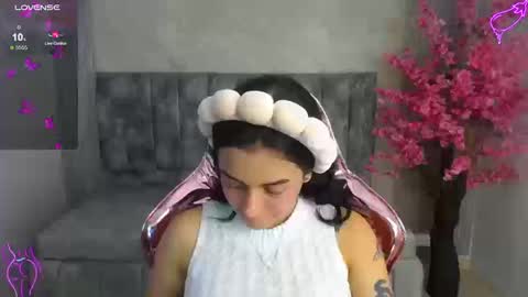 Snapshot of lilith_petit_sub chatting on September 12, 8:44 pm Lilith  online show from September 12, 8:44 pm